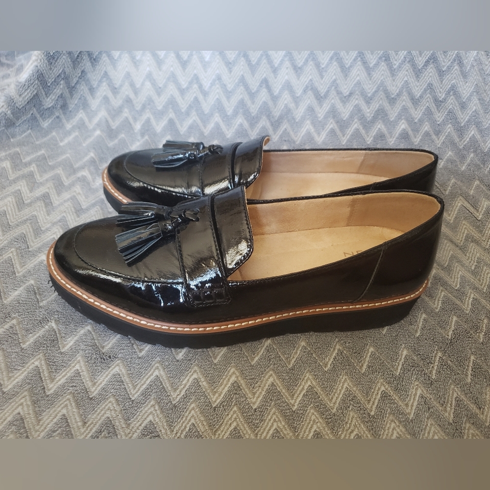 Naturalizer glossy black patent leather loafers 9.5 - Picture 3 of 7